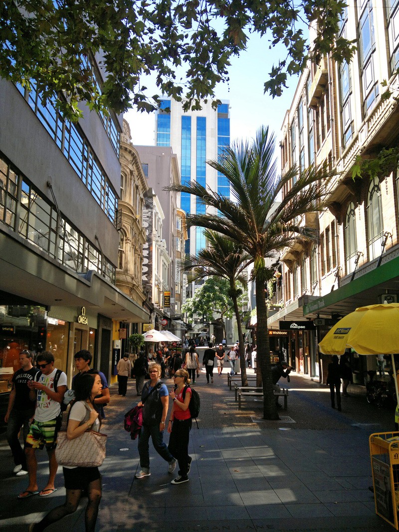 Vulcan Lane, Auckland, full of people and empty of cars